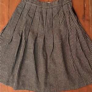 Classic Black and White Houndstooth Pleated Skirt